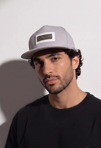 Gorra Rolling Stone Licencia Oficial Gris Unitalla Placa Plata